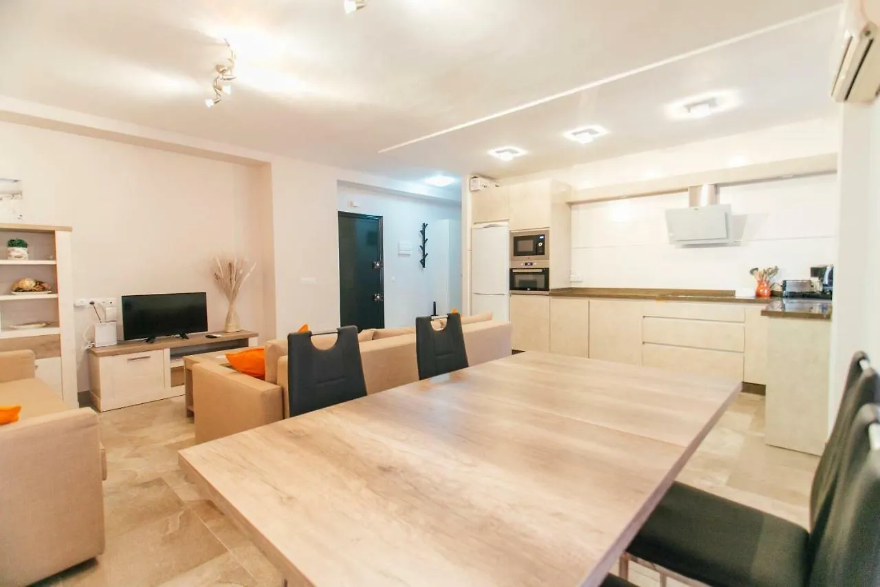 Wide And Diaphanous- 3Bd 2Bth- Alcazar Siviglia Appartamento