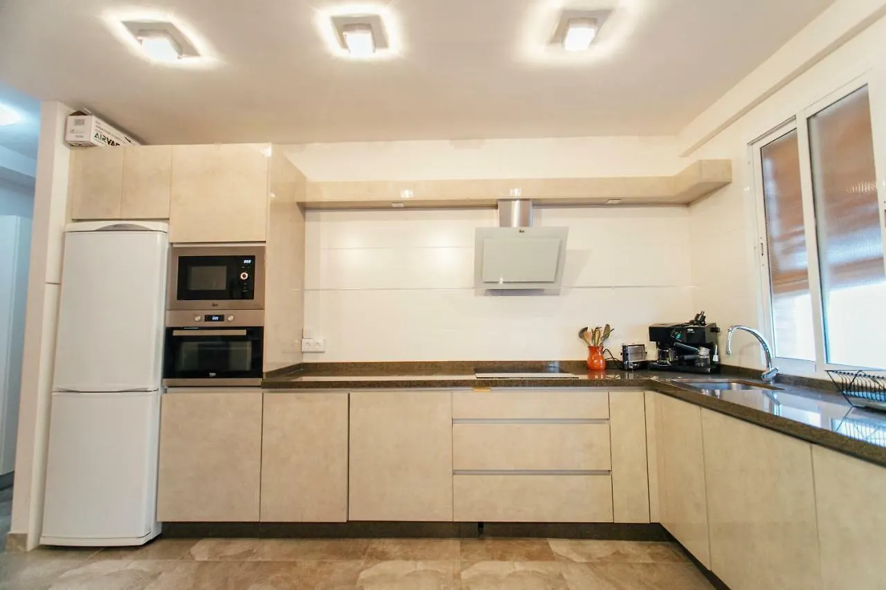 Wide And Diaphanous- 3Bd 2Bth- Alcazar Siviglia Spagna